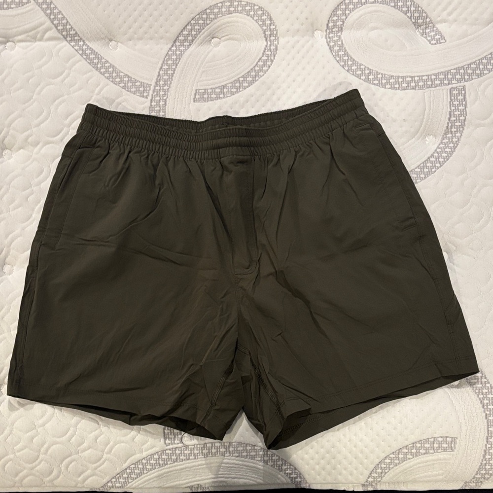 Men's 5.5” Athletic Shorts in Olive Green